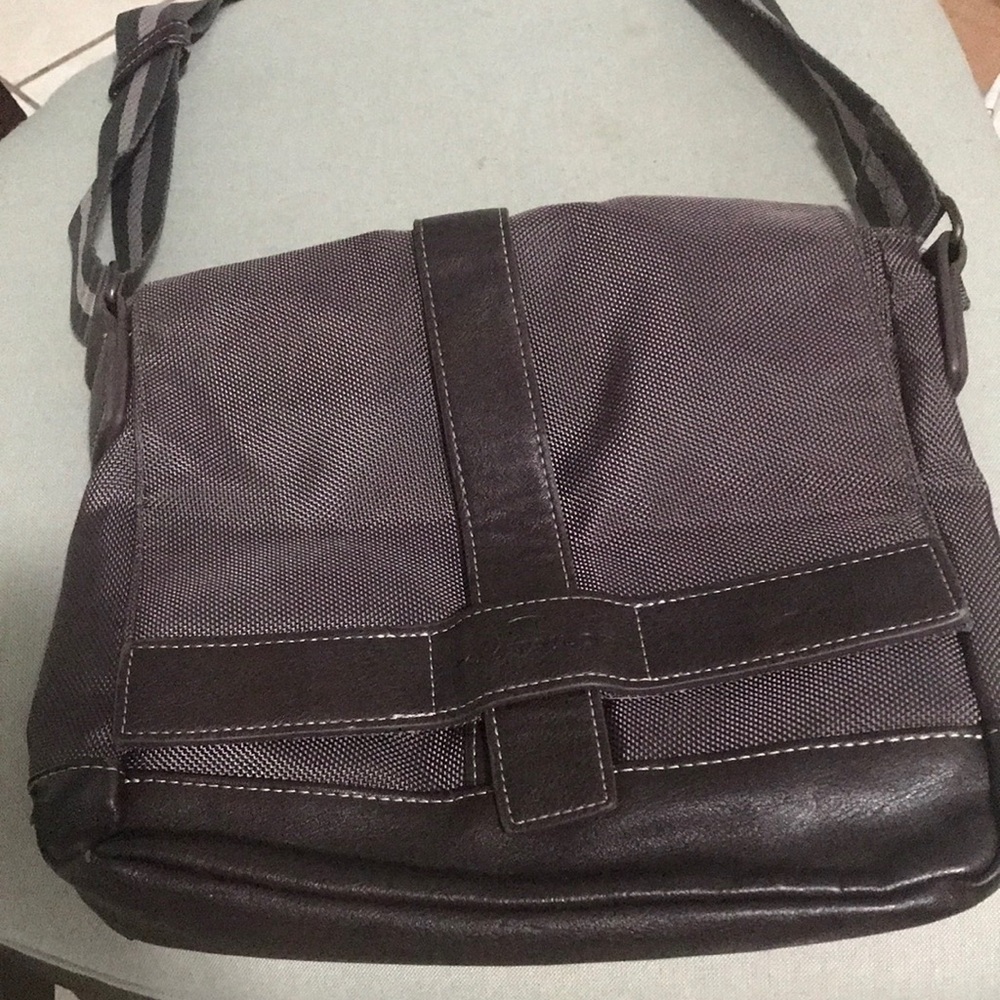 Light bag leather and water proof material by Tom Taylor